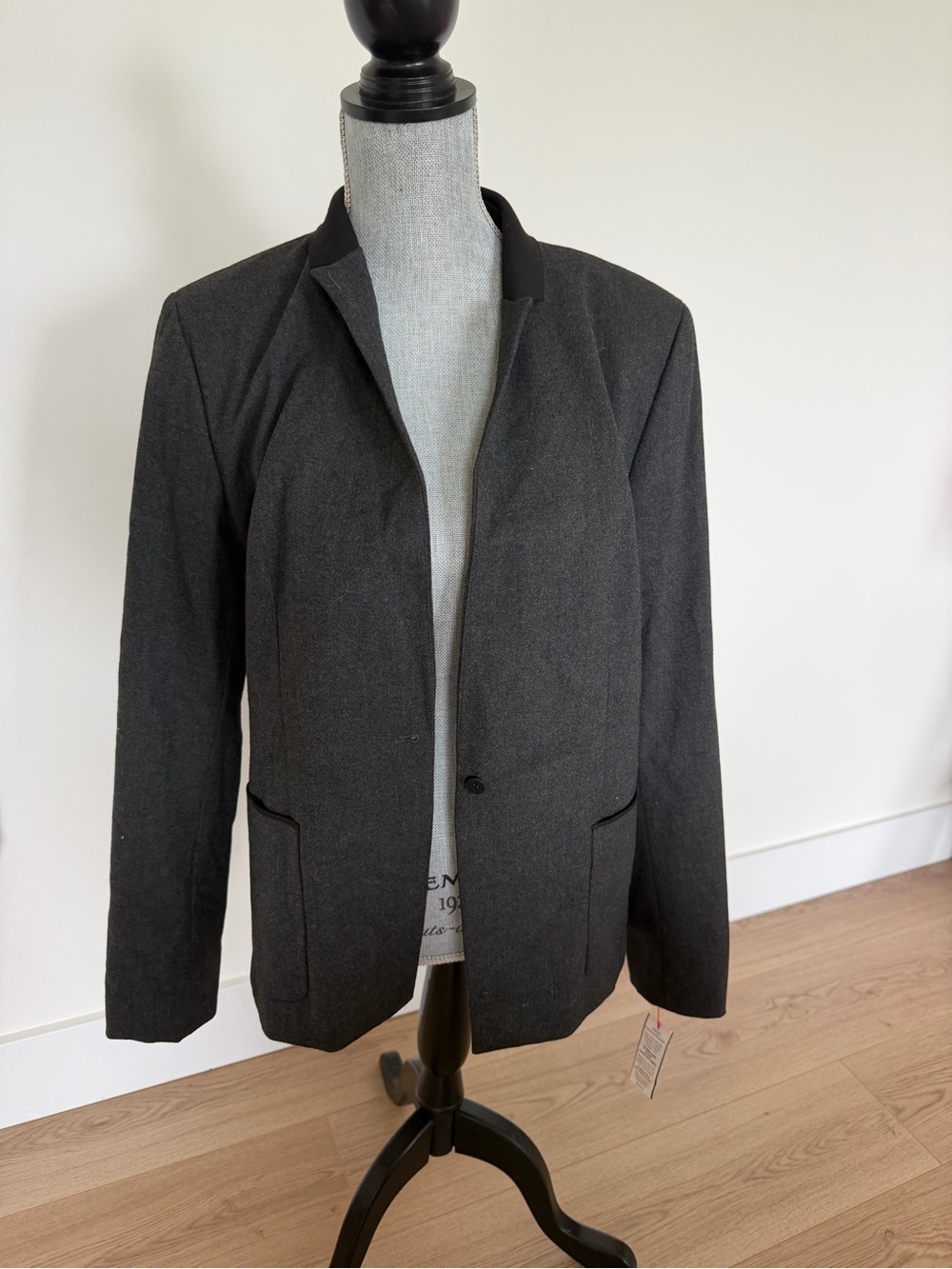 NWT Tahari Carnie Dark Grey Contrast Collar Blazer Jacket Size 14